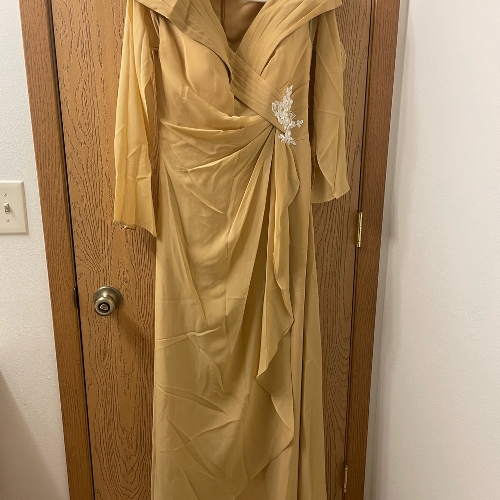 Elegant Gold Long Sleeve Dress